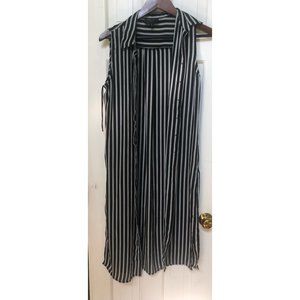 Black and White Dress/Cover Up Size Medium